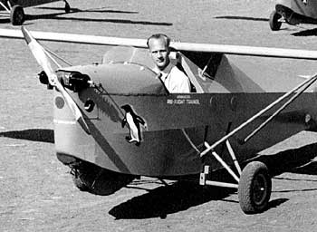 Illustration for article titled 12 Mechanical Flight Sims from Aerospace's Analog Era
